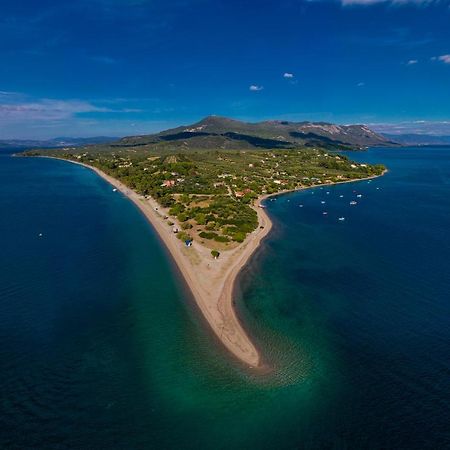 Penelope -Πηνελόπη Lägenhet Loutra Aidhipsou Exteriör bild